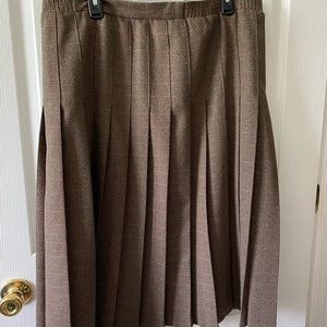 Ladies plaid pleated skirt